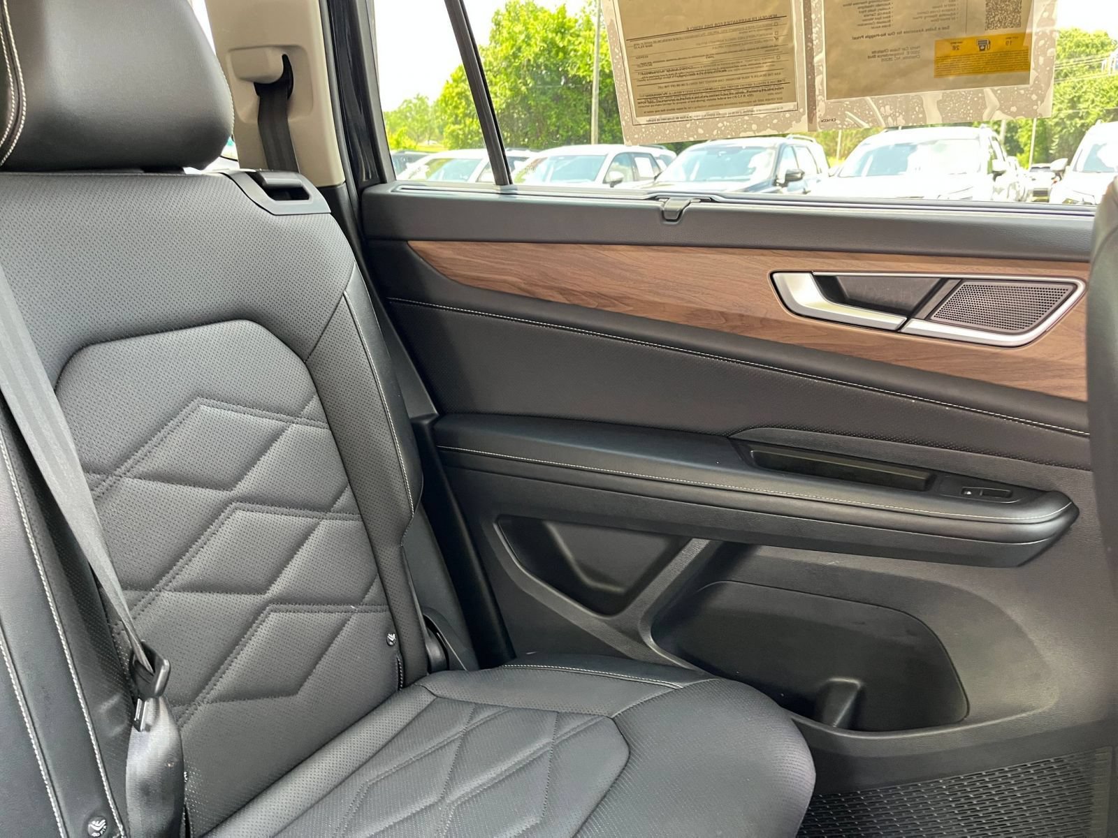 Used 2024 Volkswagen Atlas SE AWD/4WD image 40