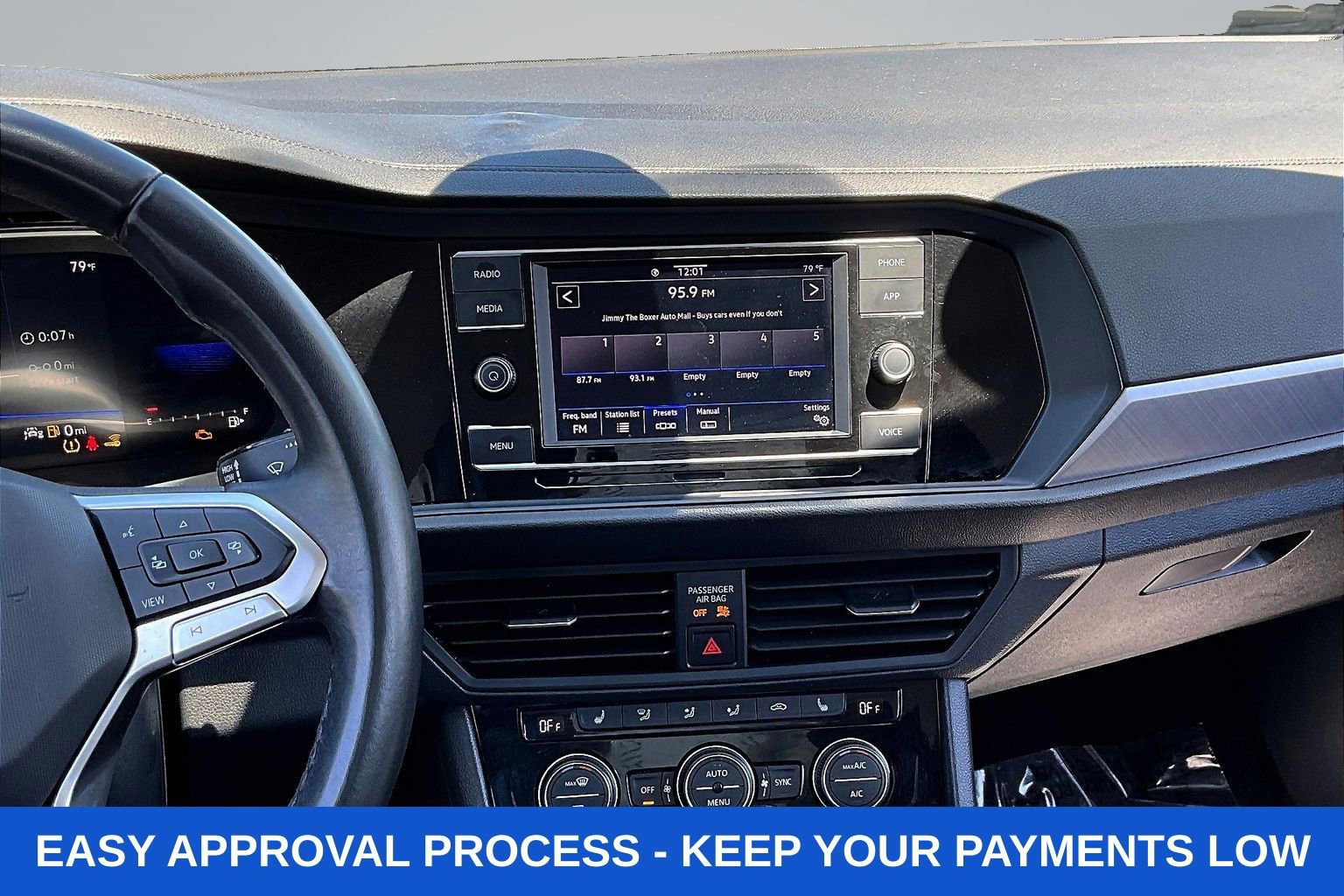 Used 2024 Volkswagen Jetta SE FWD image 9