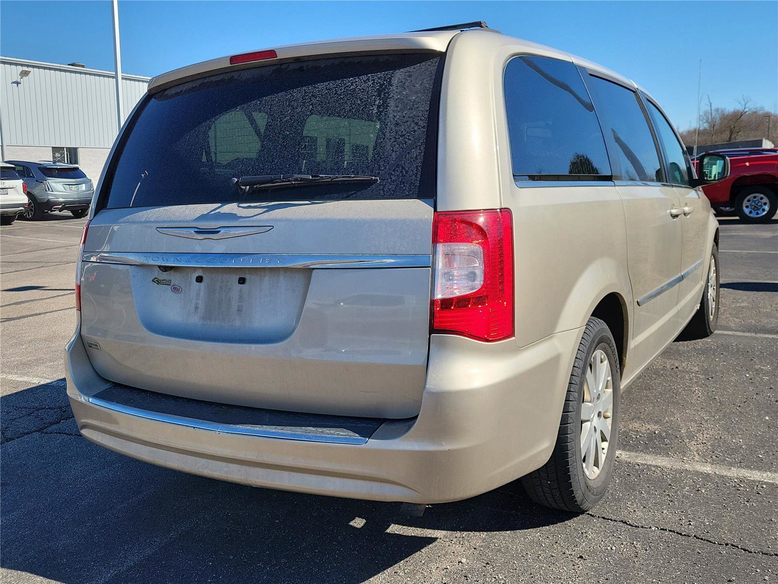 Used 2014 Chrysler Town & Country Touring image 7