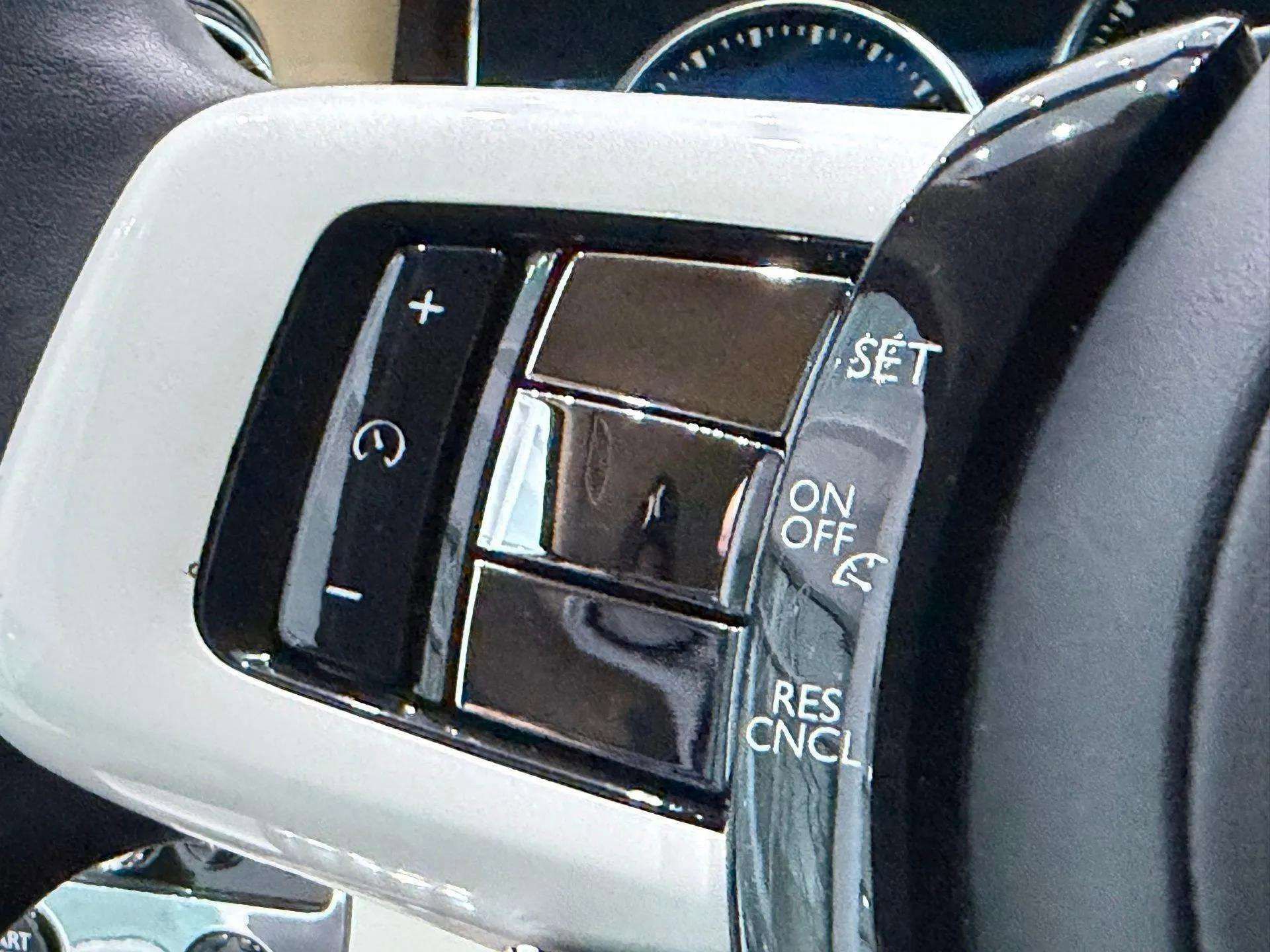 Used 2019 Rolls-Royce Phantom Sedan image 39