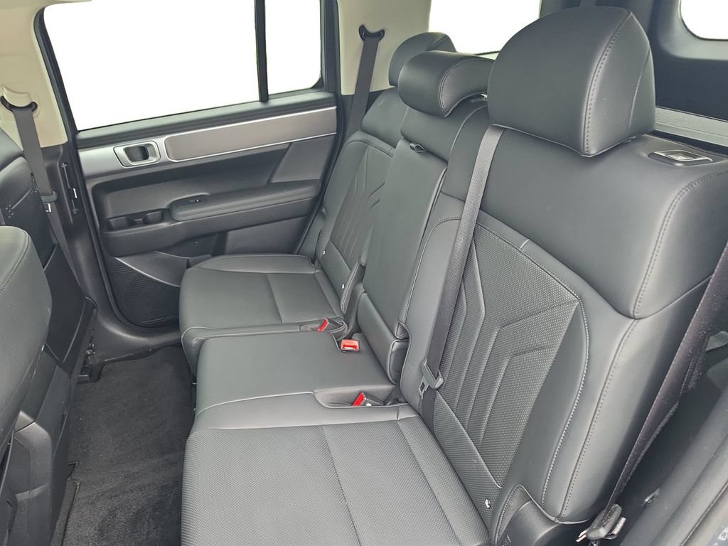 Certified 2025 Hyundai Santa Fe SEL FWD image 16