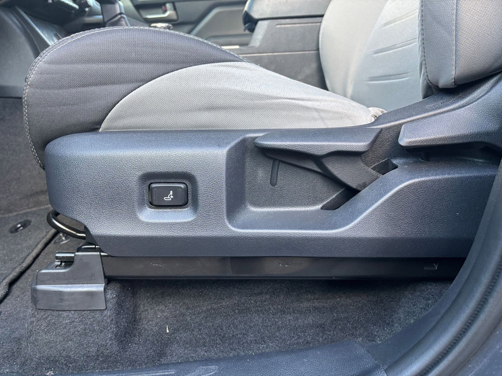 Used 2025 Toyota Tacoma SR image 23