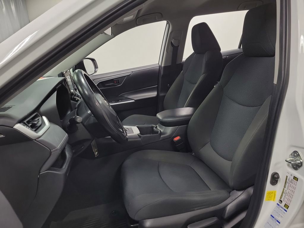 Used 2022 Toyota RAV4 LE AWD/4WD image 13