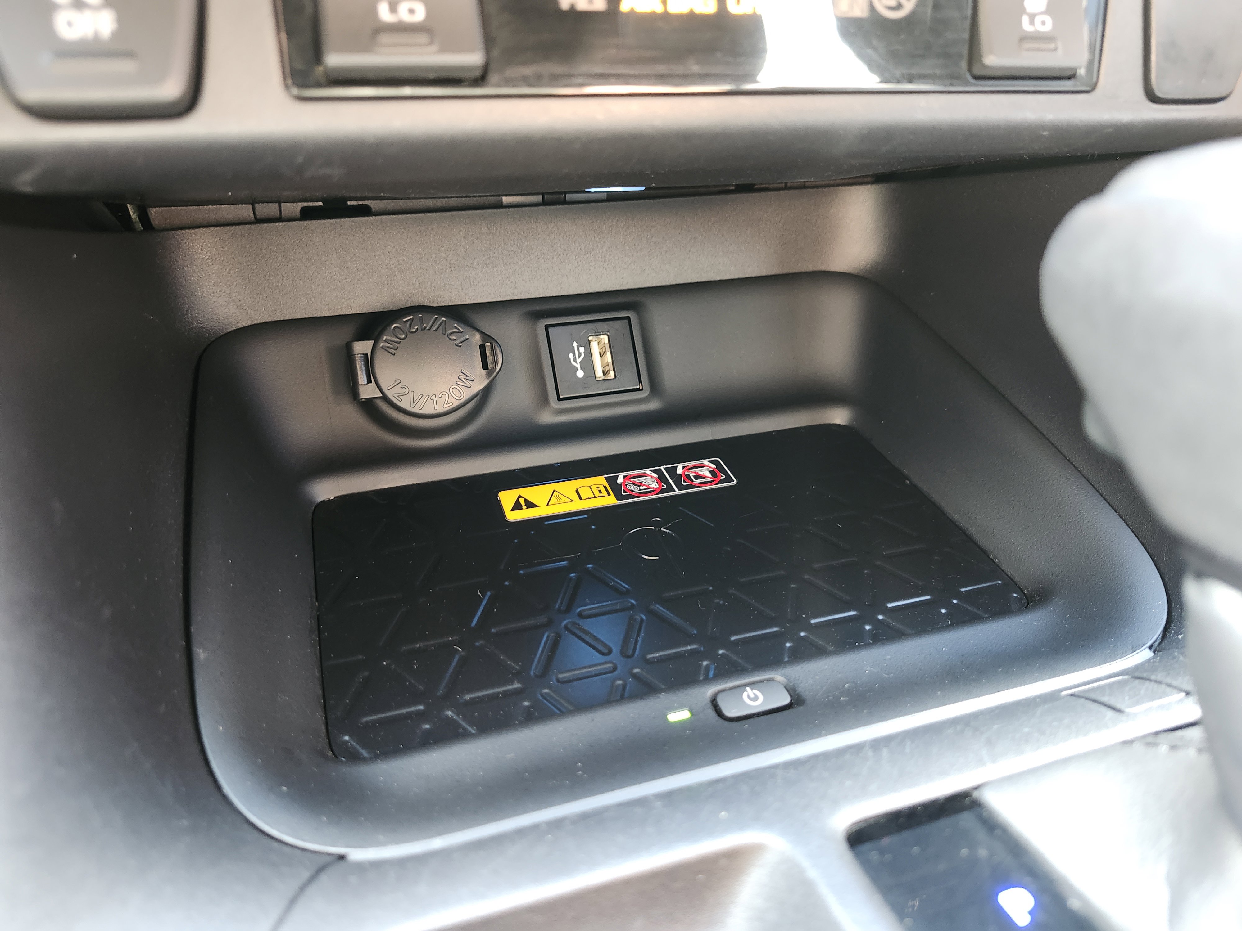 Used 2024 Toyota RAV4 XSE w/ Advanced Technology Package image 10