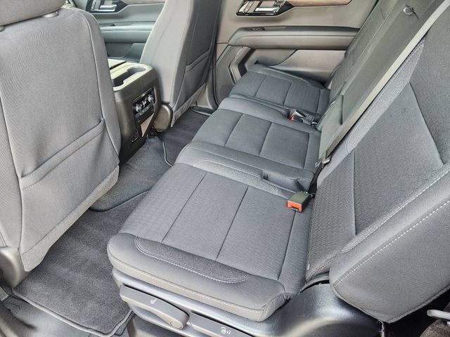 Used 2025 Chevrolet Suburban LS RWD image 31