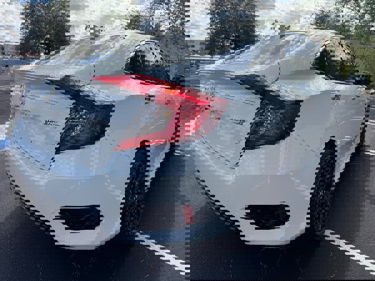 Used 2018 Honda Civic Touring image 7