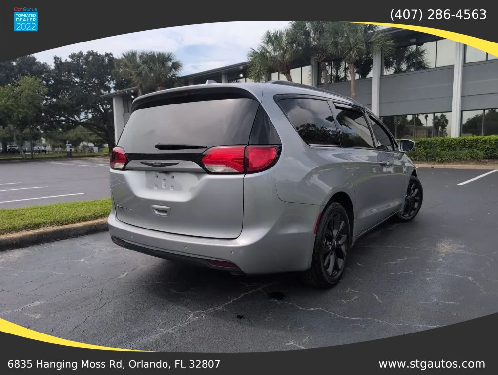 Used 2020 Chrysler Pacifica Touring-L w/ S Appearance Package FWD image 5