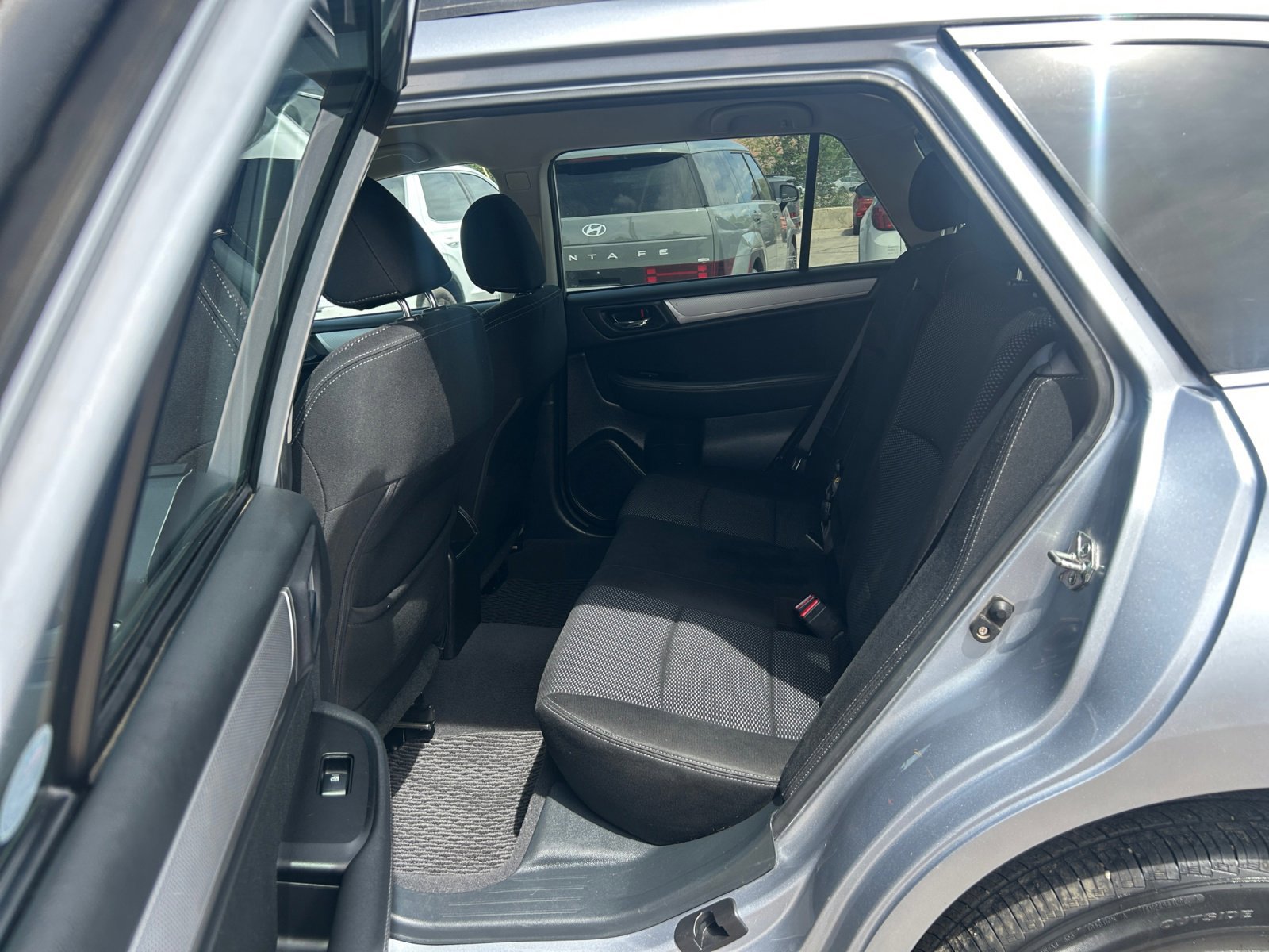 Used 2017 Subaru Outback 2.5i Premium AWD/4WD image 25