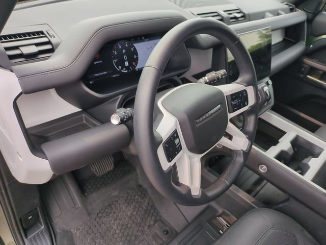 Used 2026 Land Rover Defender 110 X-Dynamic SE AWD/4WD image 7