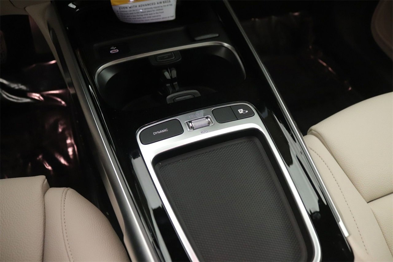 New 2025 Mercedes-Benz GLB 250 image 7