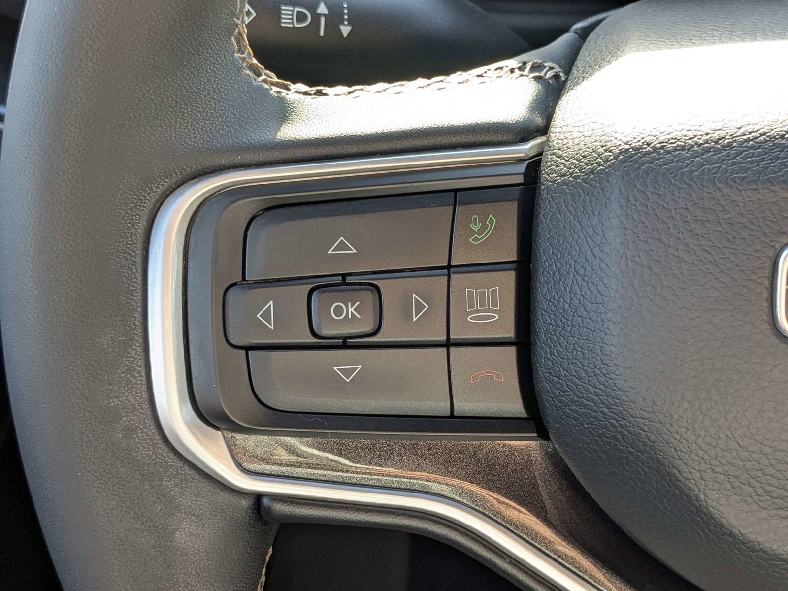 Used 2023 Jeep Wagoneer 4WD w/ Convenience Group I image 27