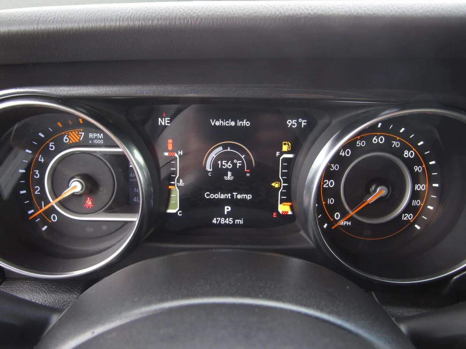 Used 2023 Jeep Wrangler Unlimited Sahara AWD/4WD image 26