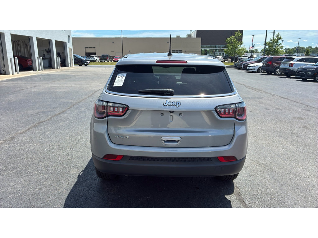 Used 2023 Jeep Compass Sport AWD/4WD image 5