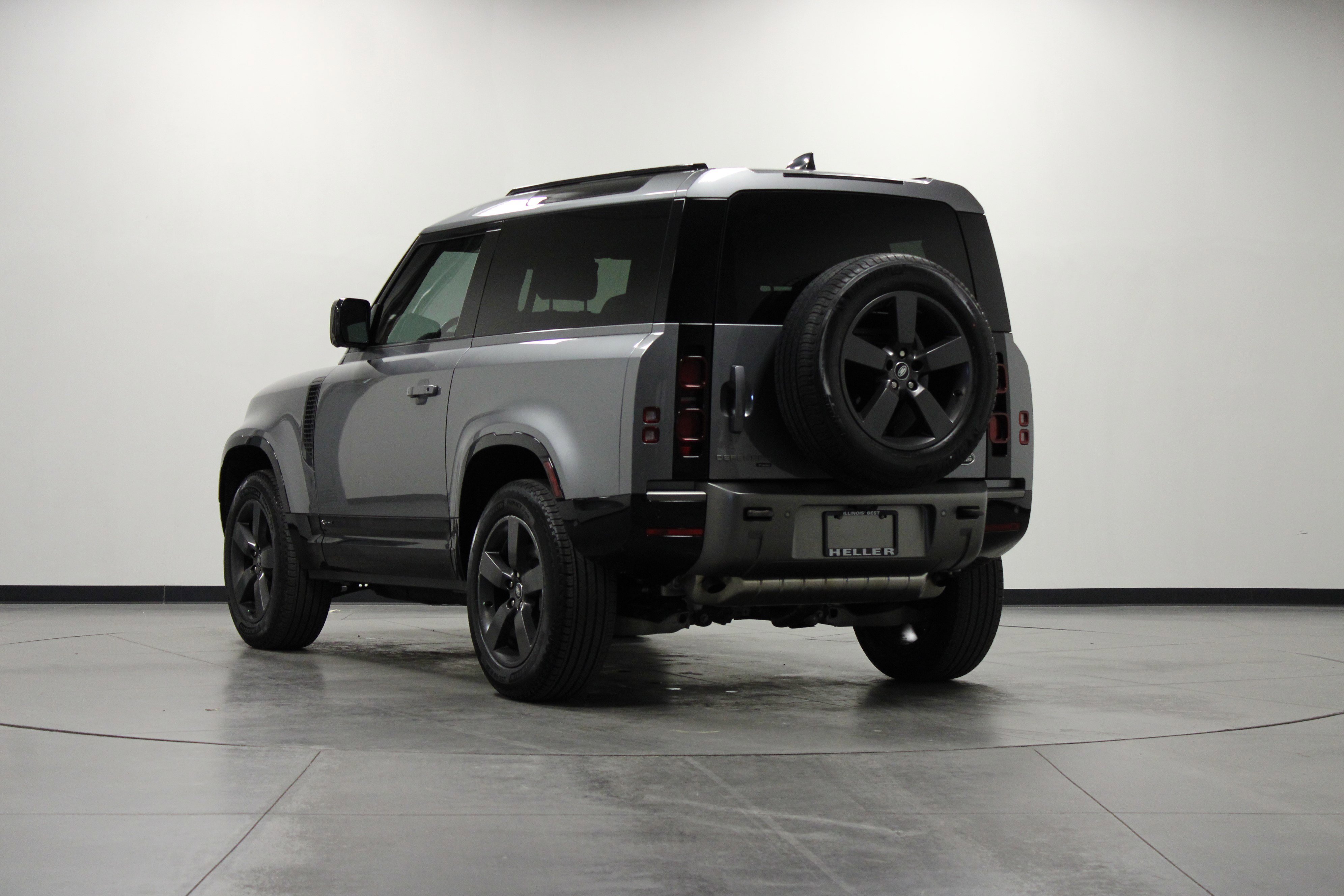 Used 2021 Land Rover Defender 90 X-Dynamic S image 6