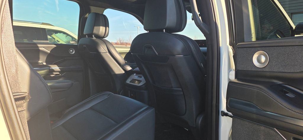 Used 2025 Lincoln Navigator L Reserve w/ Jet Appearance Package AWD/4WD image 44