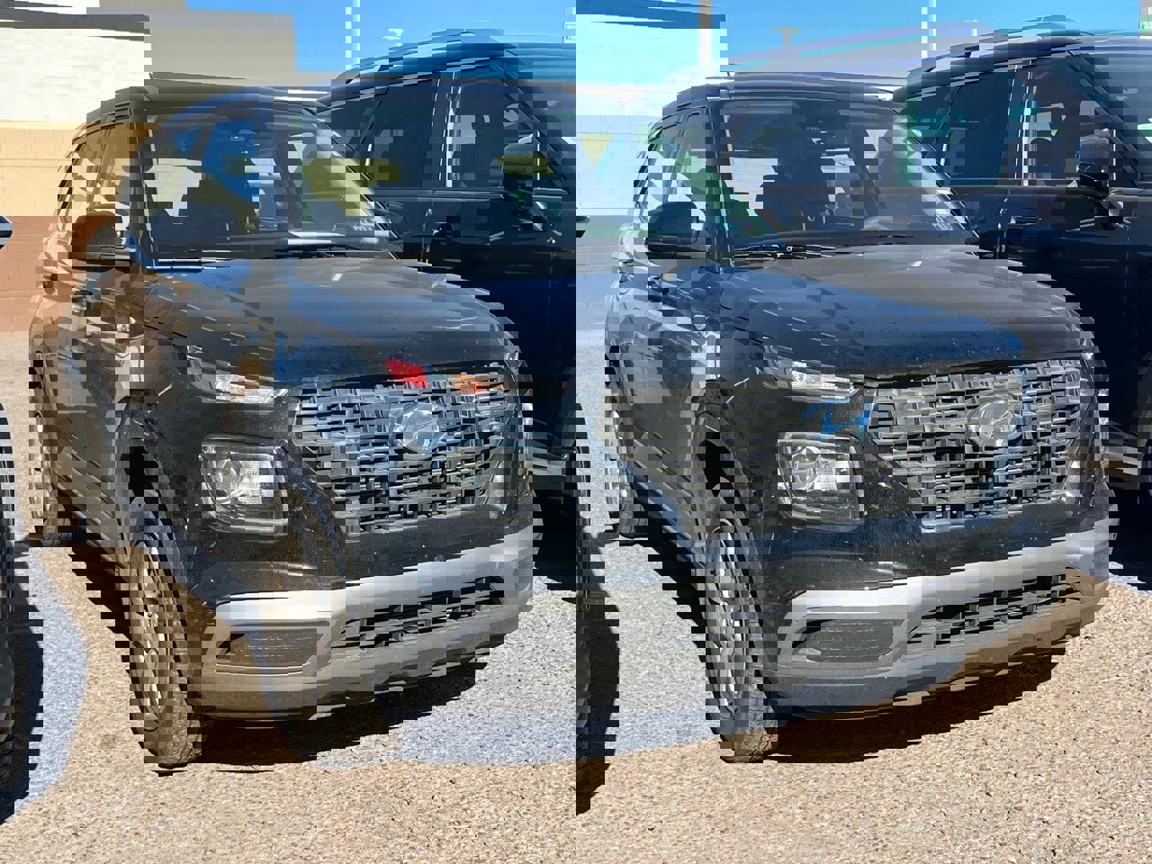 Certified 2023 Hyundai Venue SE image 2