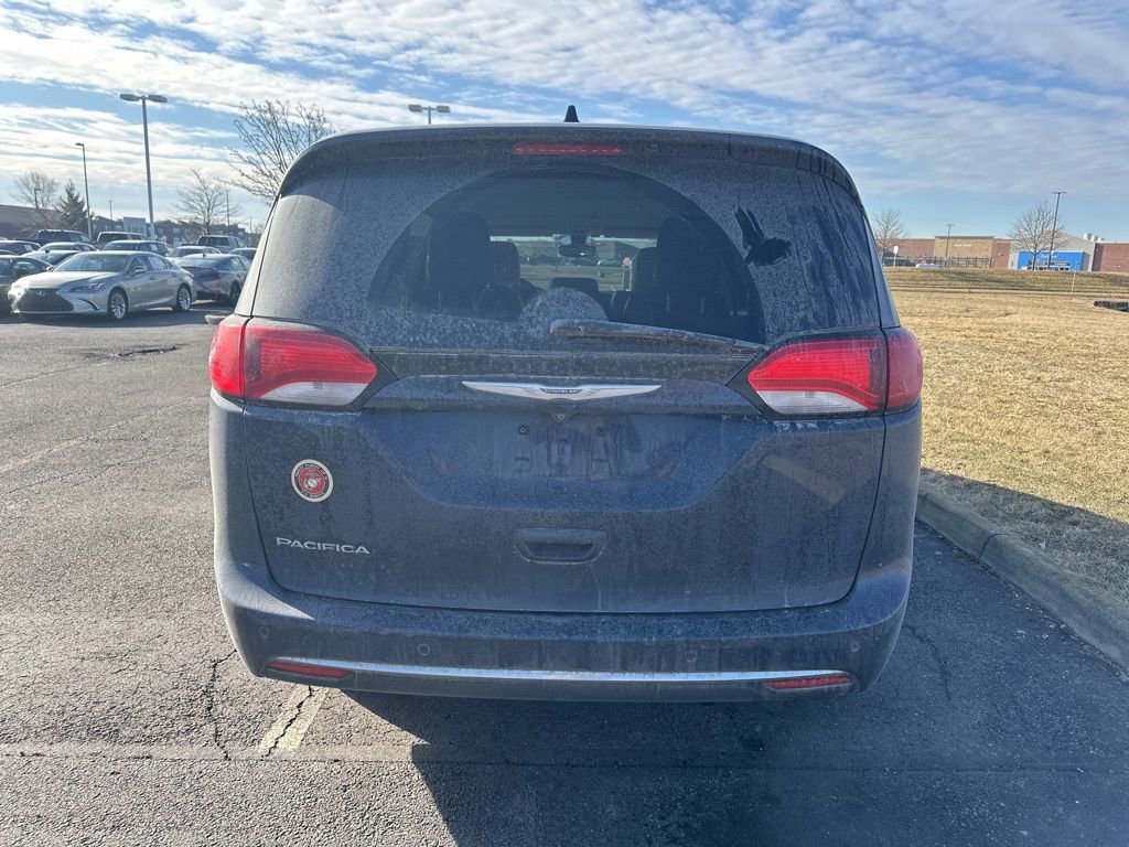 Used 2017 Chrysler Pacifica Touring-L w/ Tire & Wheel Group image 8