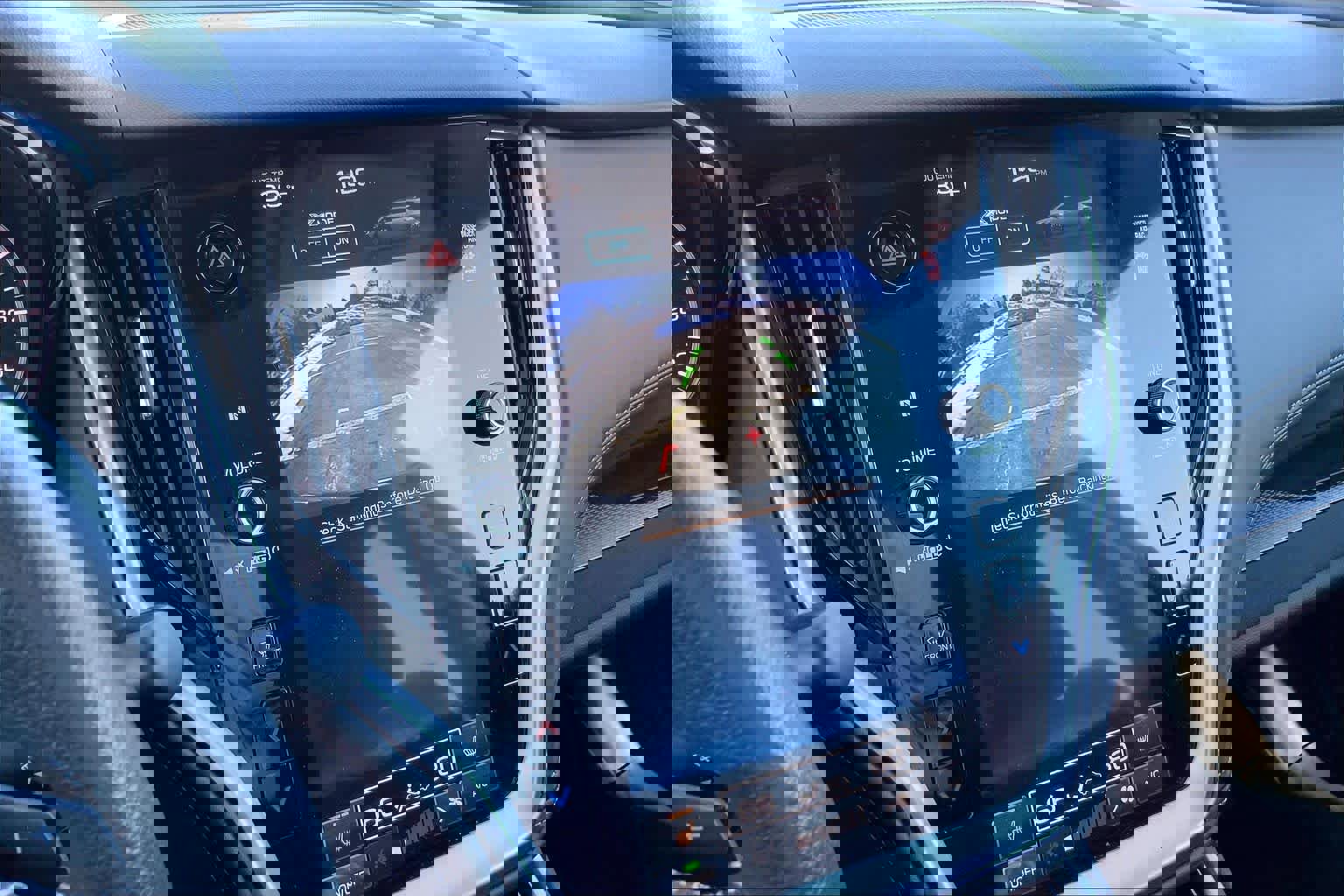 Used 2025 Subaru Outback Premium image 29