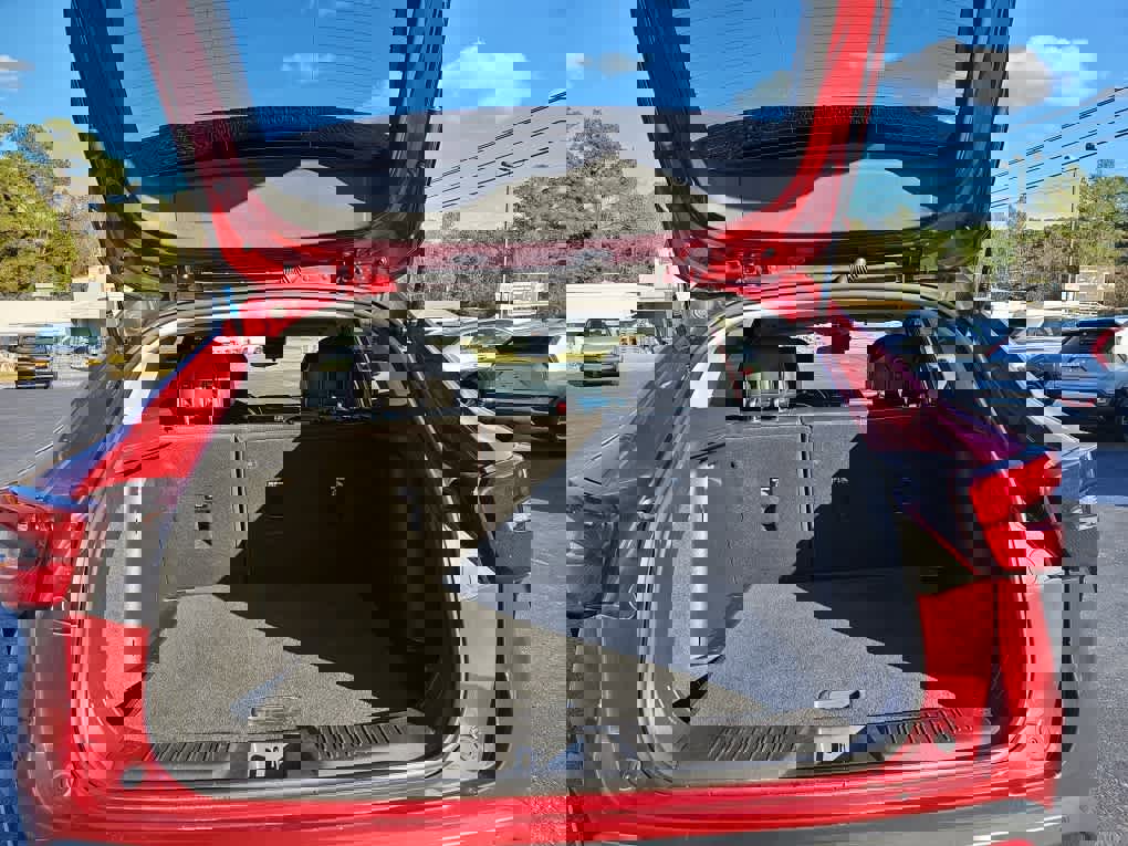 Used 2025 Chevrolet Trax LT w/ Driver Confidence Package image 21