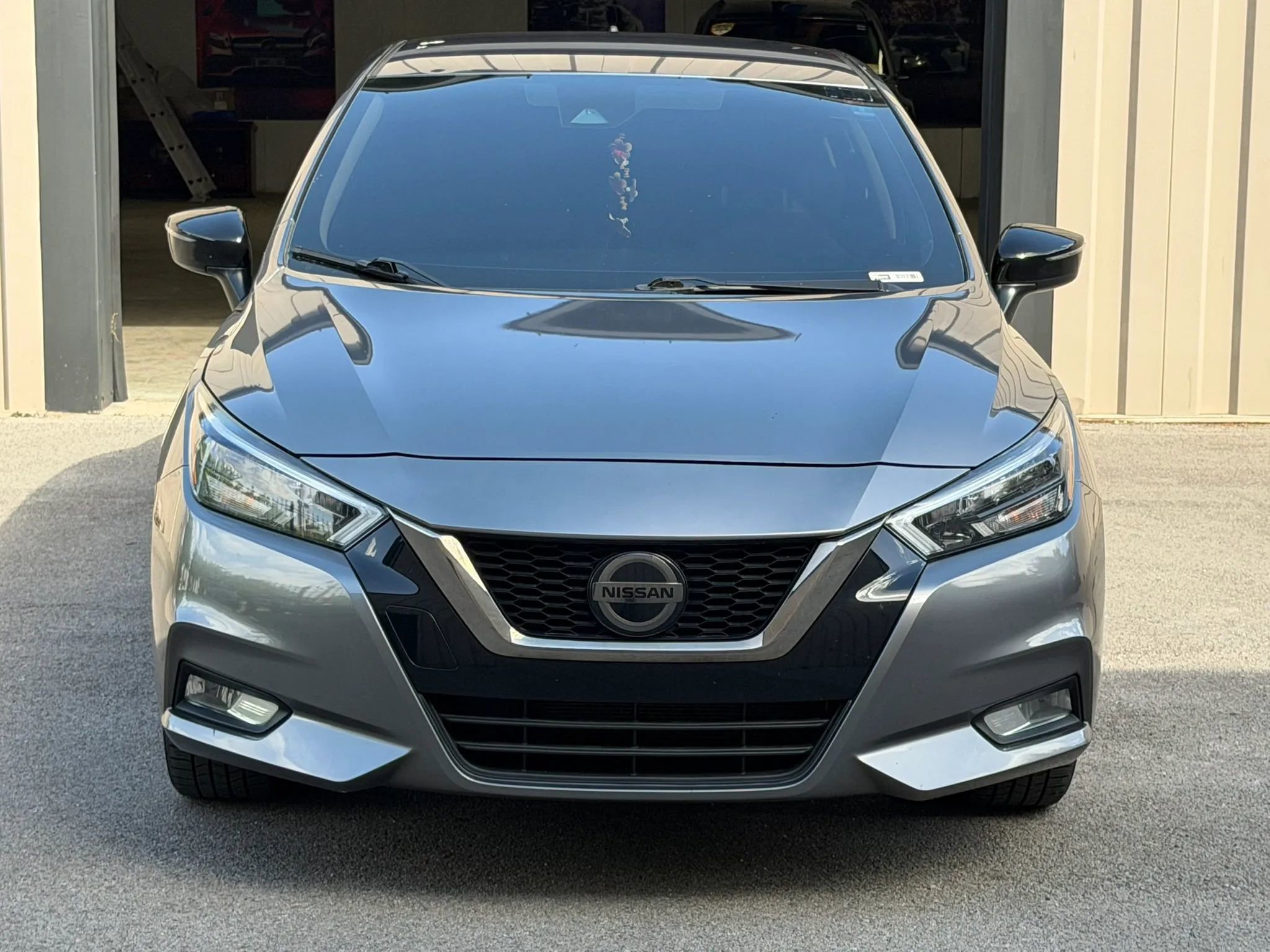 Used 2020 Nissan Versa SR FWD image 2