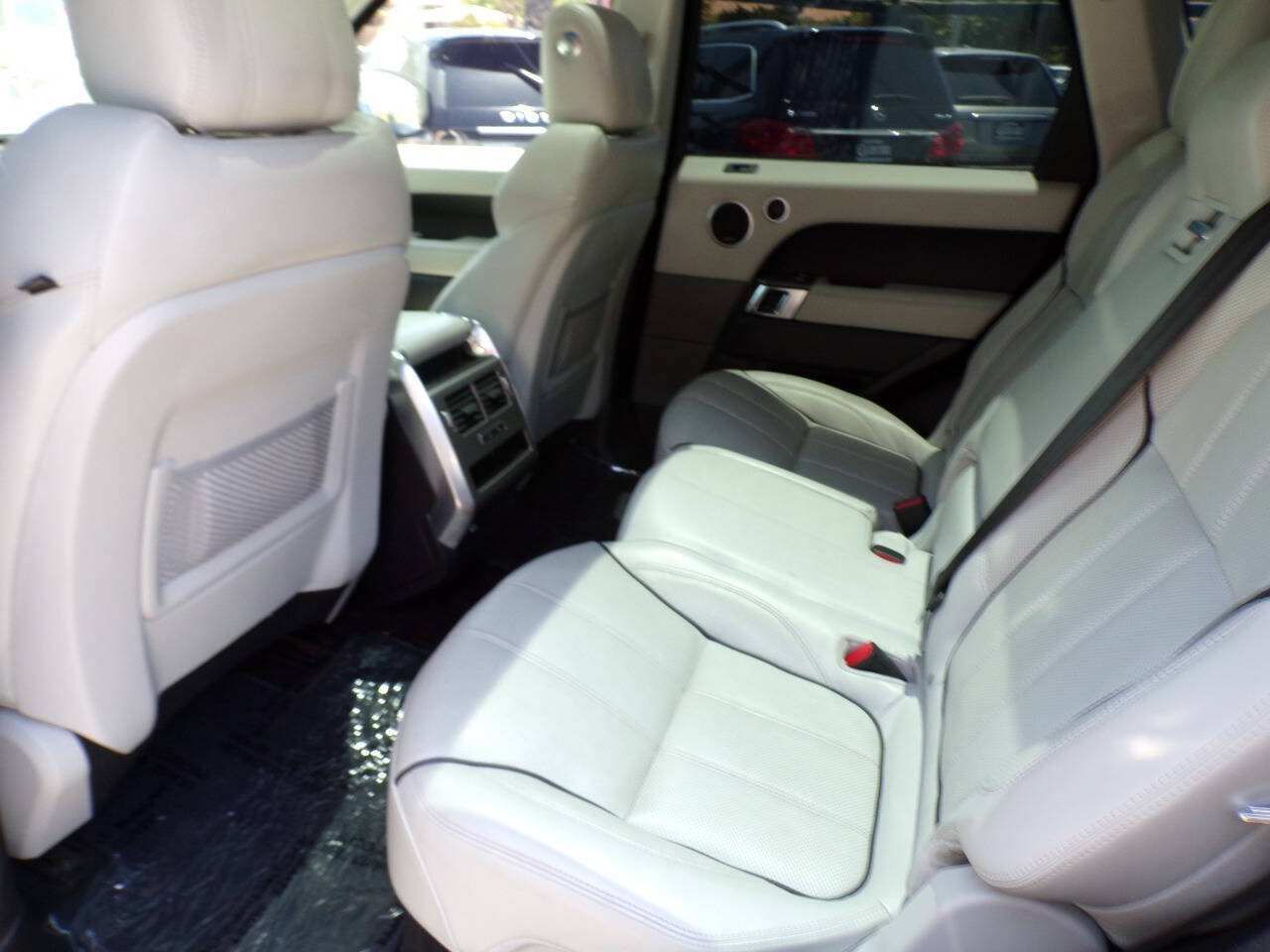 Used 2014 Land Rover Range Rover Sport HSE AWD/4WD image 19