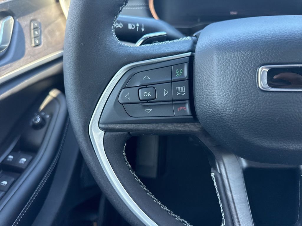 New 2025 Jeep Grand Cherokee Limited image 18