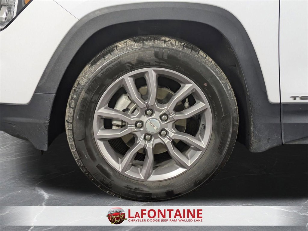 Used 2024 GMC Terrain SLT image 33