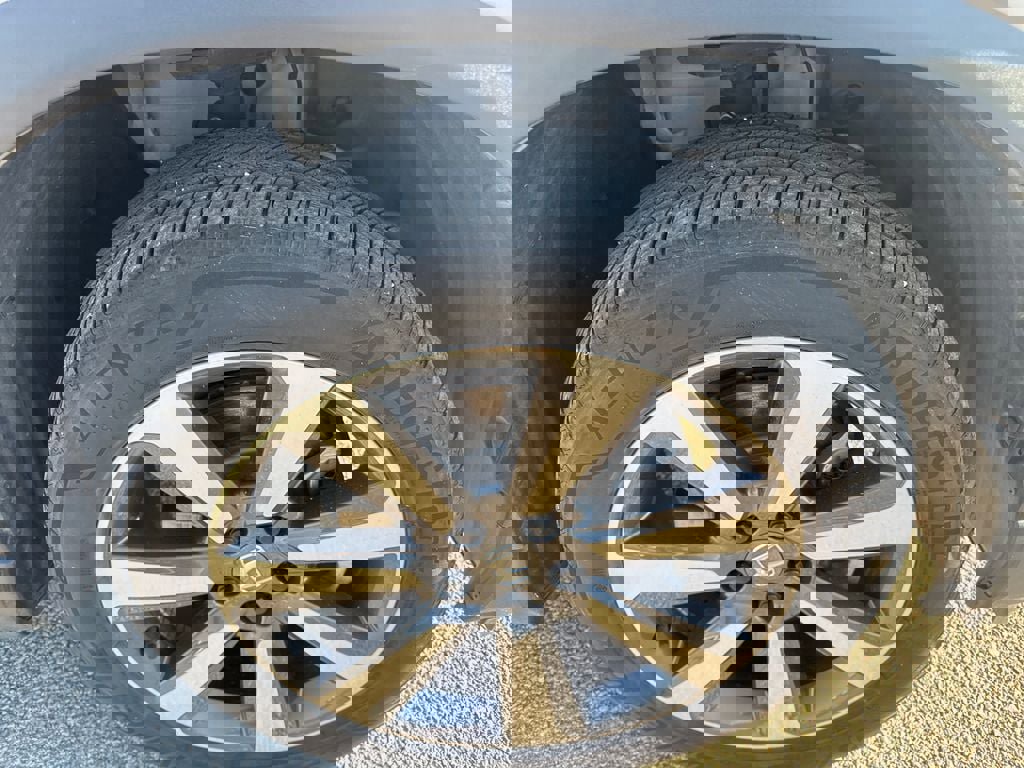 Used 2025 Honda Pilot Touring image 15