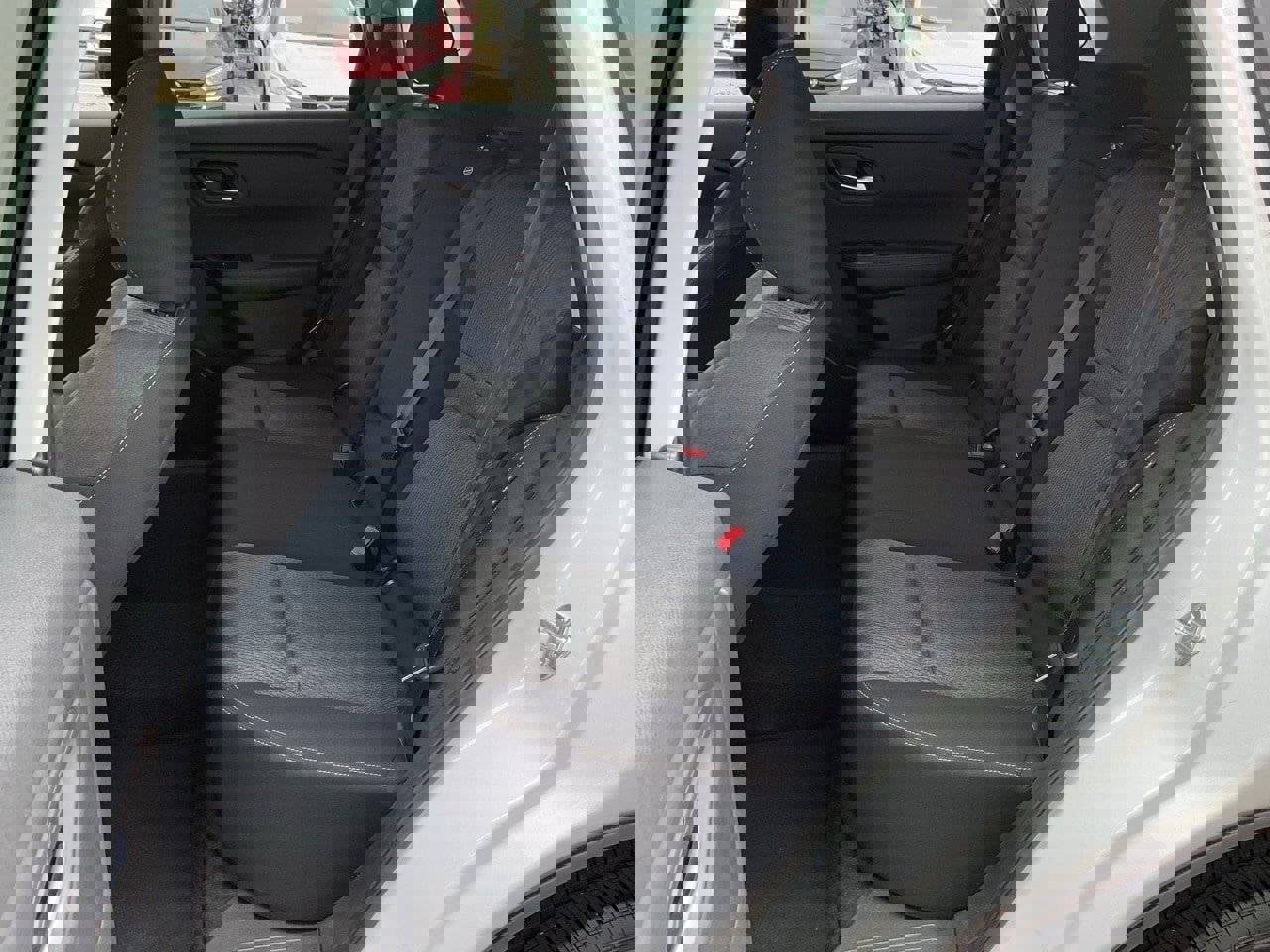 Used 2025 Nissan Rogue SV image 15