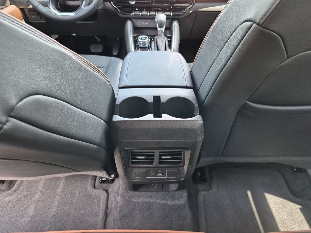 Used 2026 GMC Canyon AT4 AWD/4WD image 32