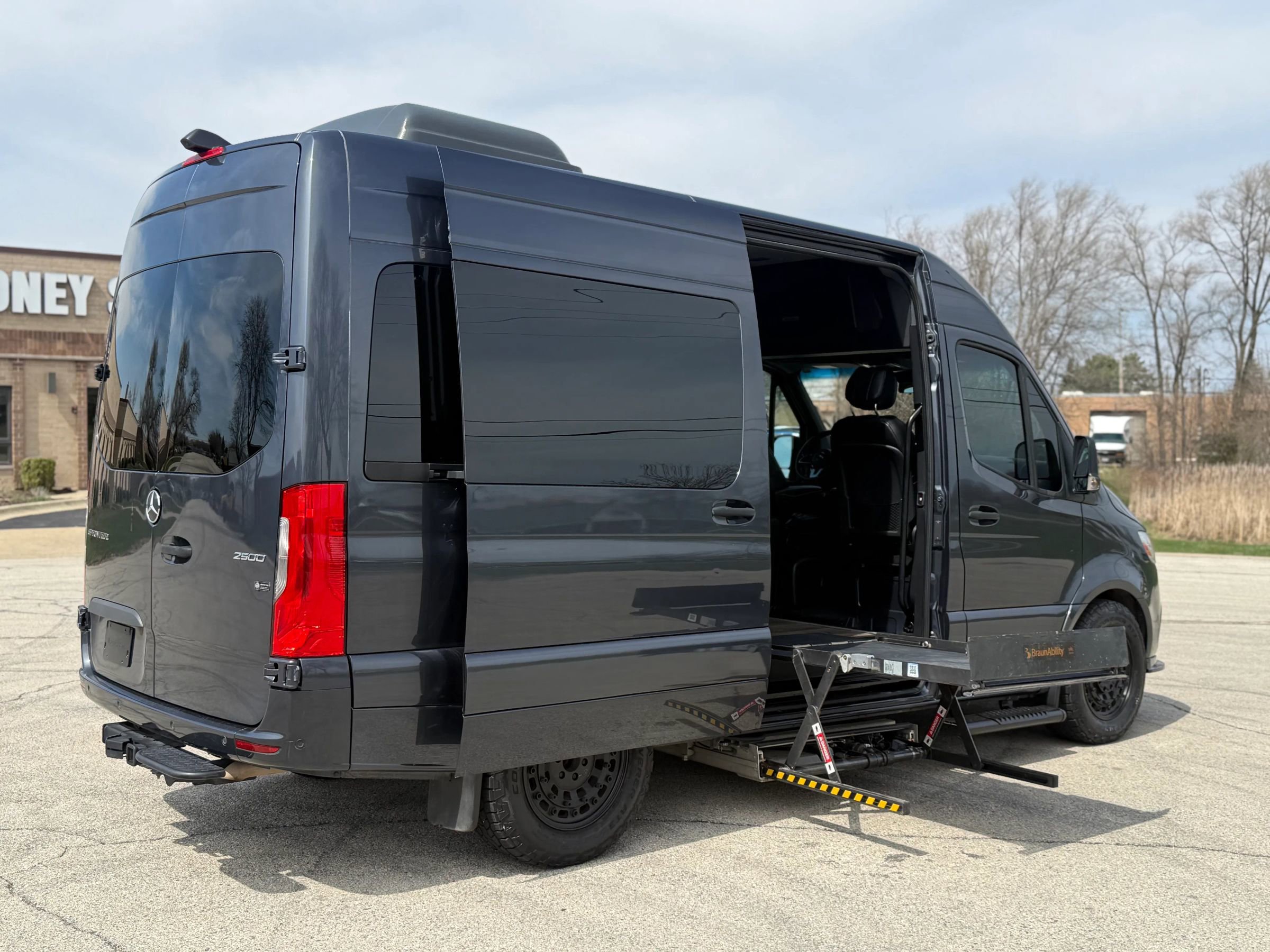 Used 2022 Mercedes-Benz Sprinter 2500 image 13