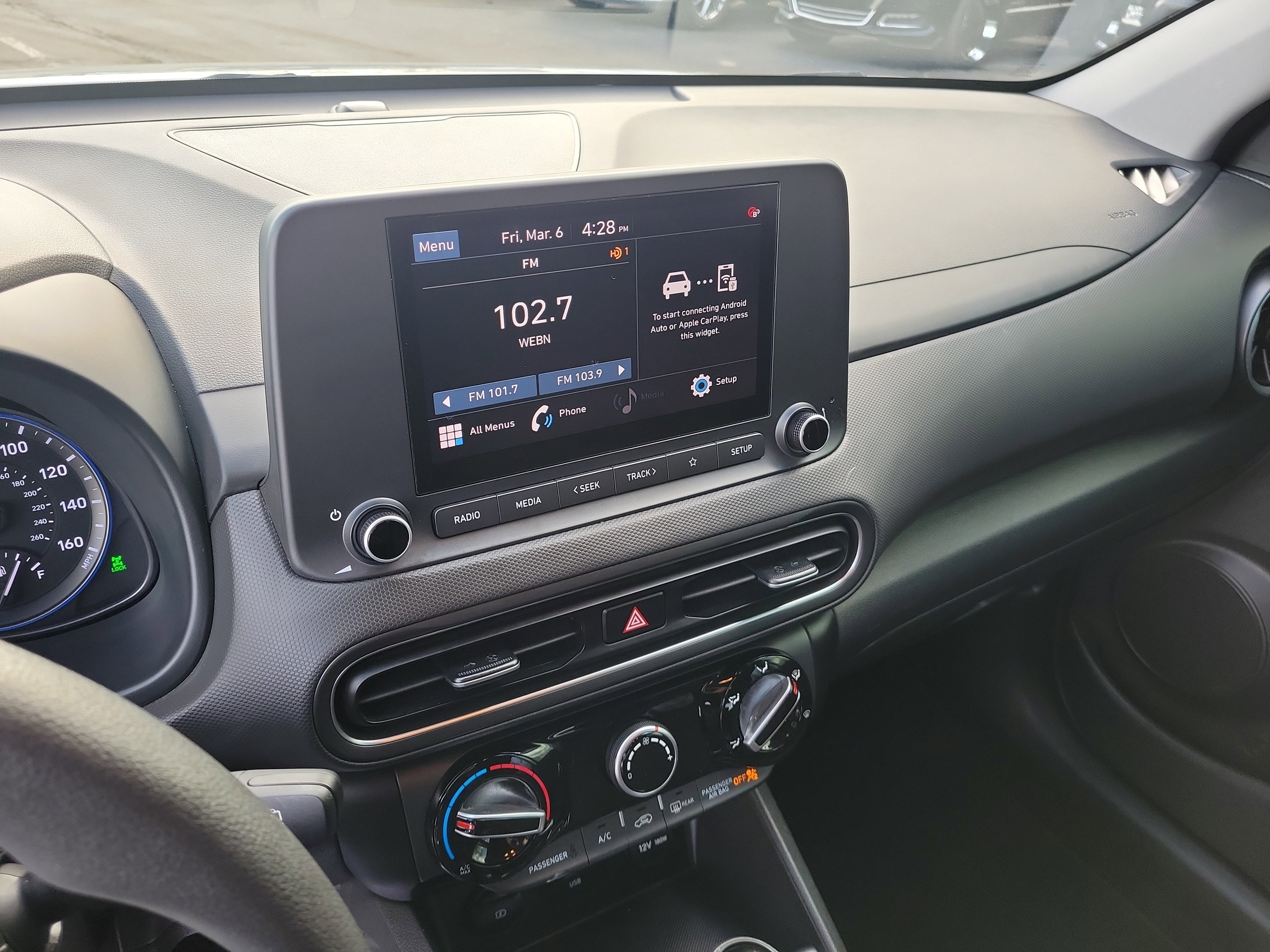 Used 2023 Hyundai Kona SEL image 26