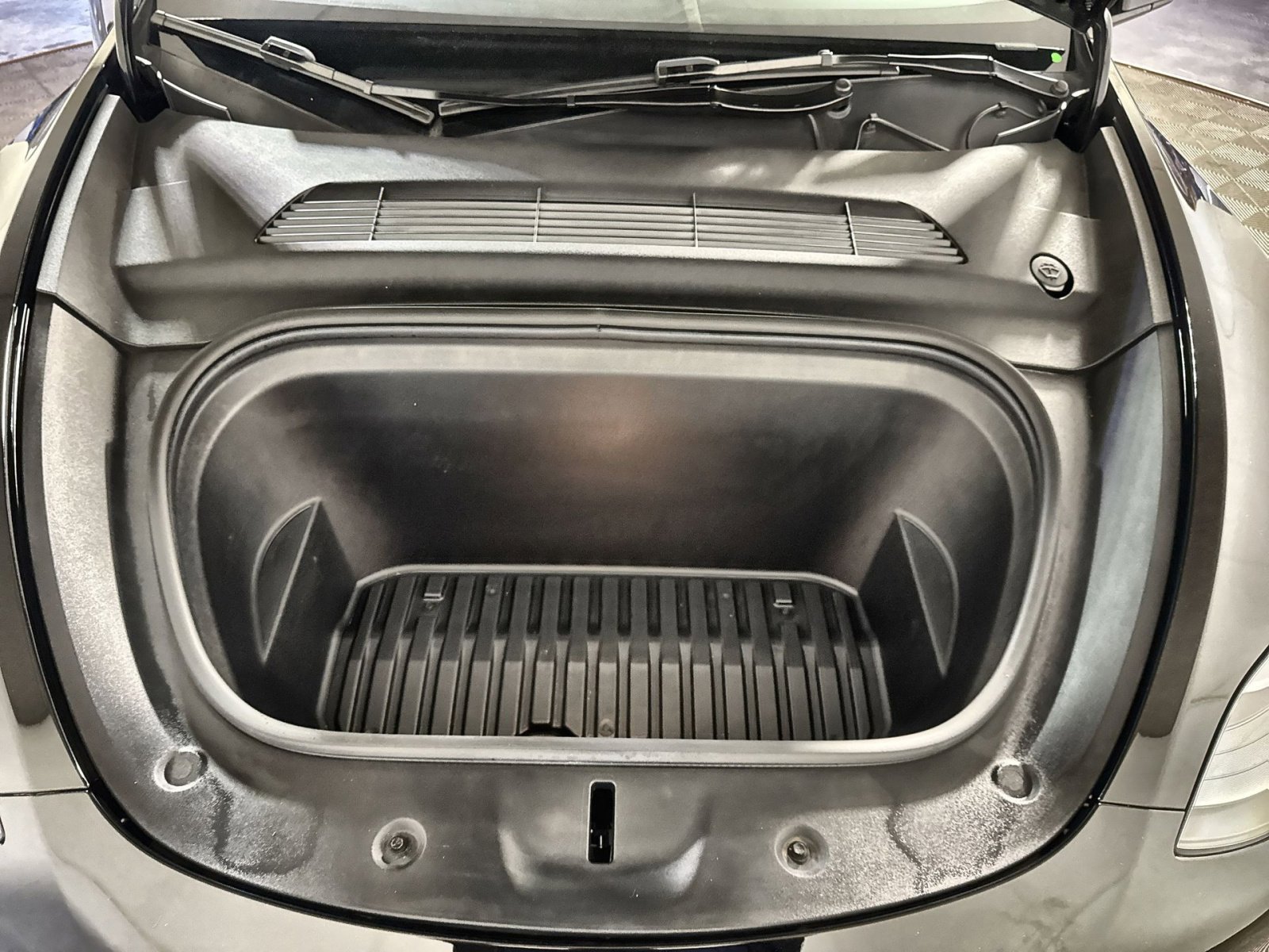 Used 2024 Tesla Model Y Long Range image 29