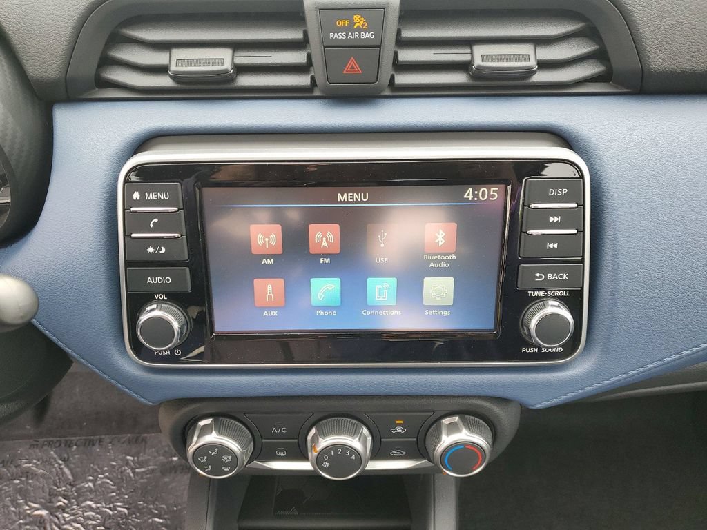 New 2025 Nissan Versa SV w/ Trunk Package FWD image 23