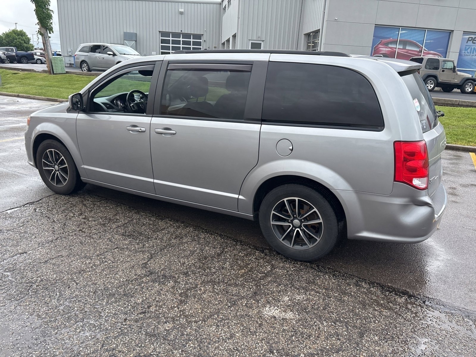 Used 2019 Dodge Grand Caravan GT FWD image 6