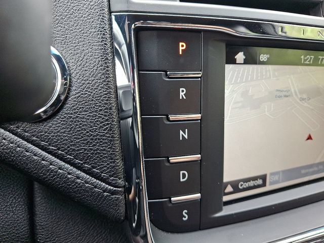 Used 2017 Lincoln Continental Select FWD image 14