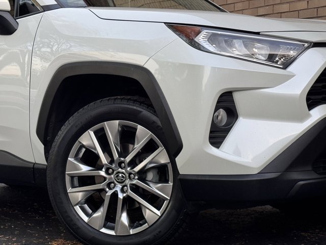 Used 2021 Toyota RAV4 XLE Premium image 41