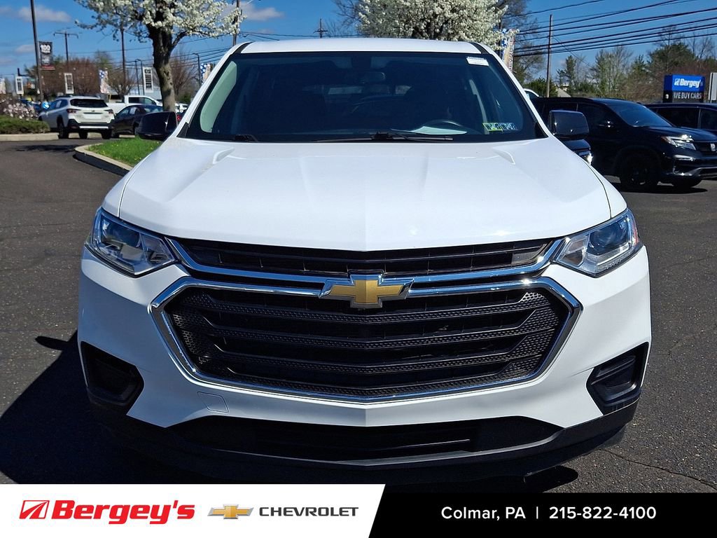 Used 2020 Chevrolet Traverse LS image 2