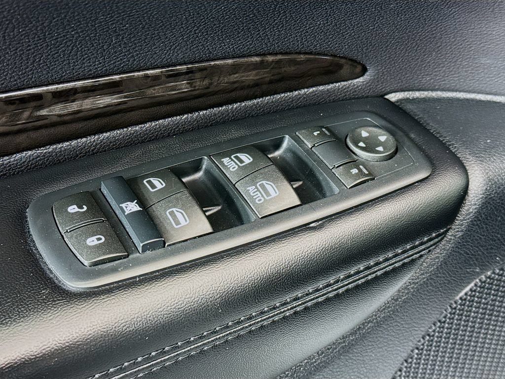 Used 2016 Dodge Durango Limited w/ Nav & Power Liftgate Group AWD/4WD image 18