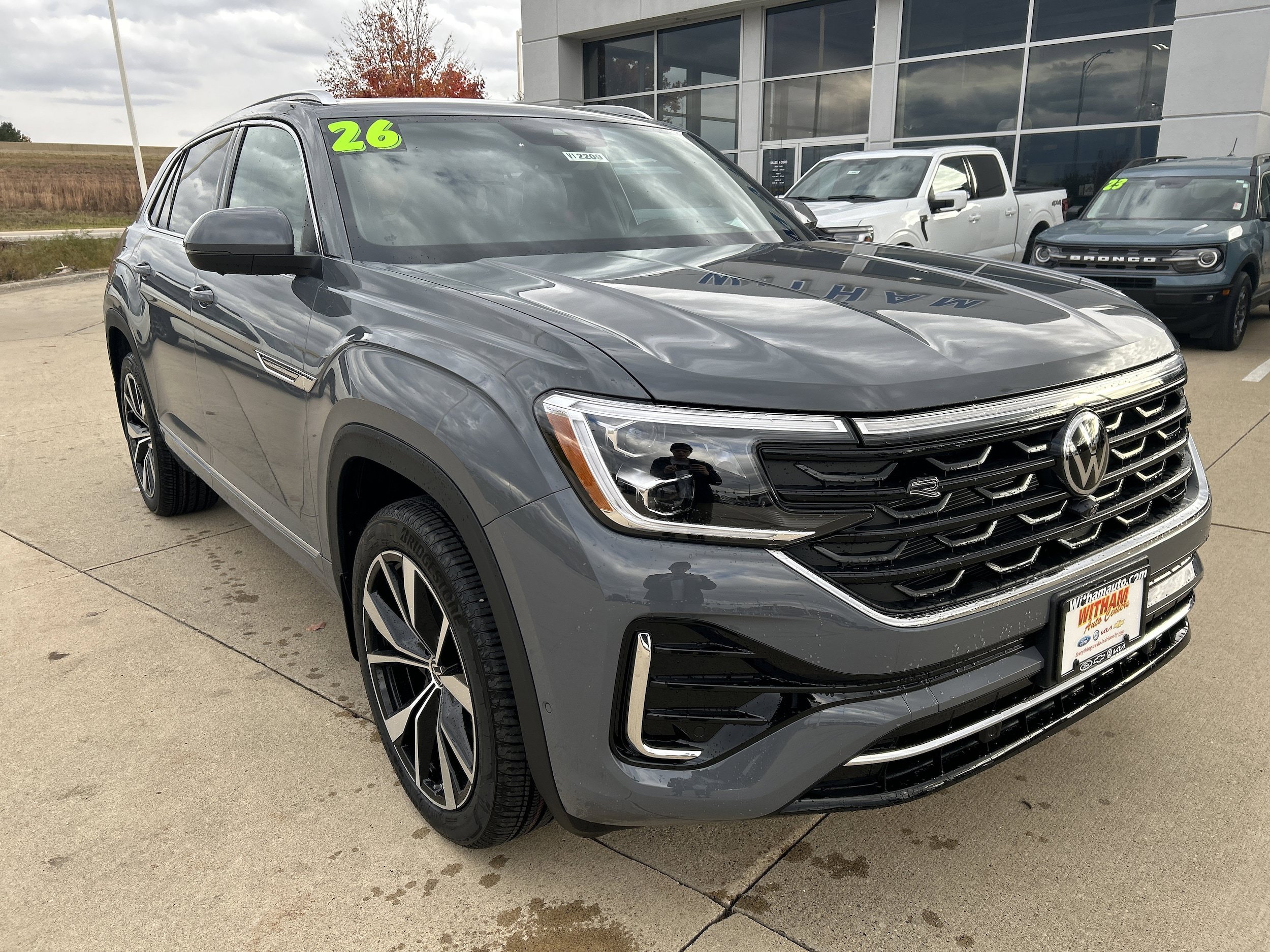 New 2026 Volkswagen Atlas Cross Sport SEL Premium R-Line AWD/4WD image 2