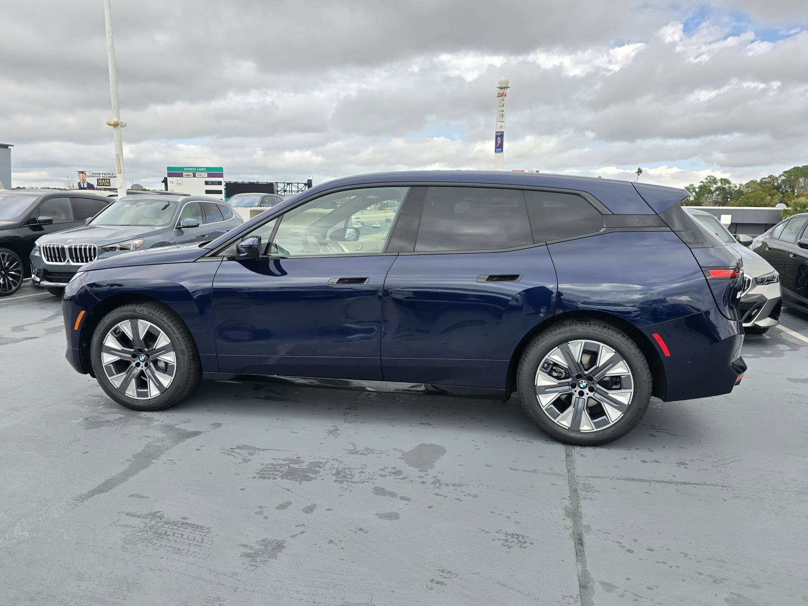 New 2026 BMW iX xDrive60 w/ Premium Package image 22