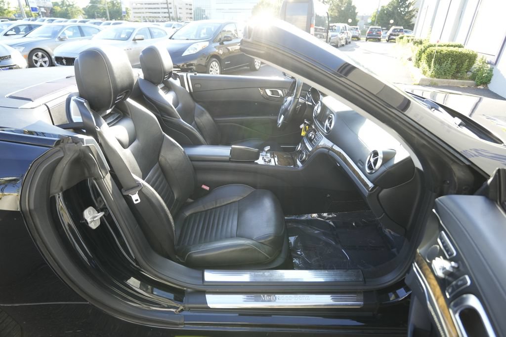 Used 2015 Mercedes-Benz SL 400 w/ Premium I Package image 25