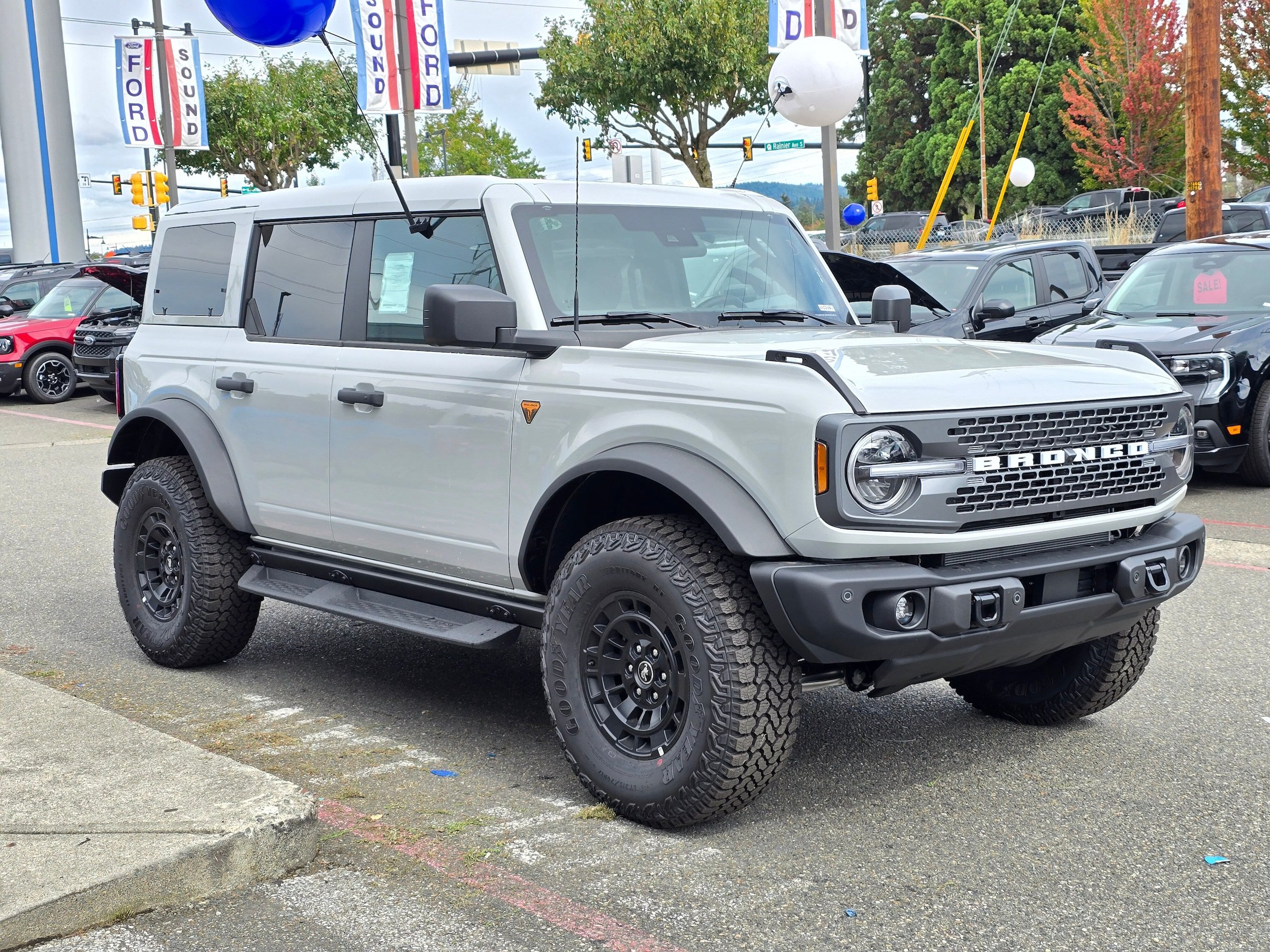 New 2026 Ford Bronco Badlands AWD/4WD image 3