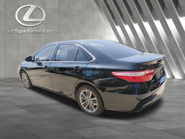 Used 2017 Toyota Camry SE FWD image 2