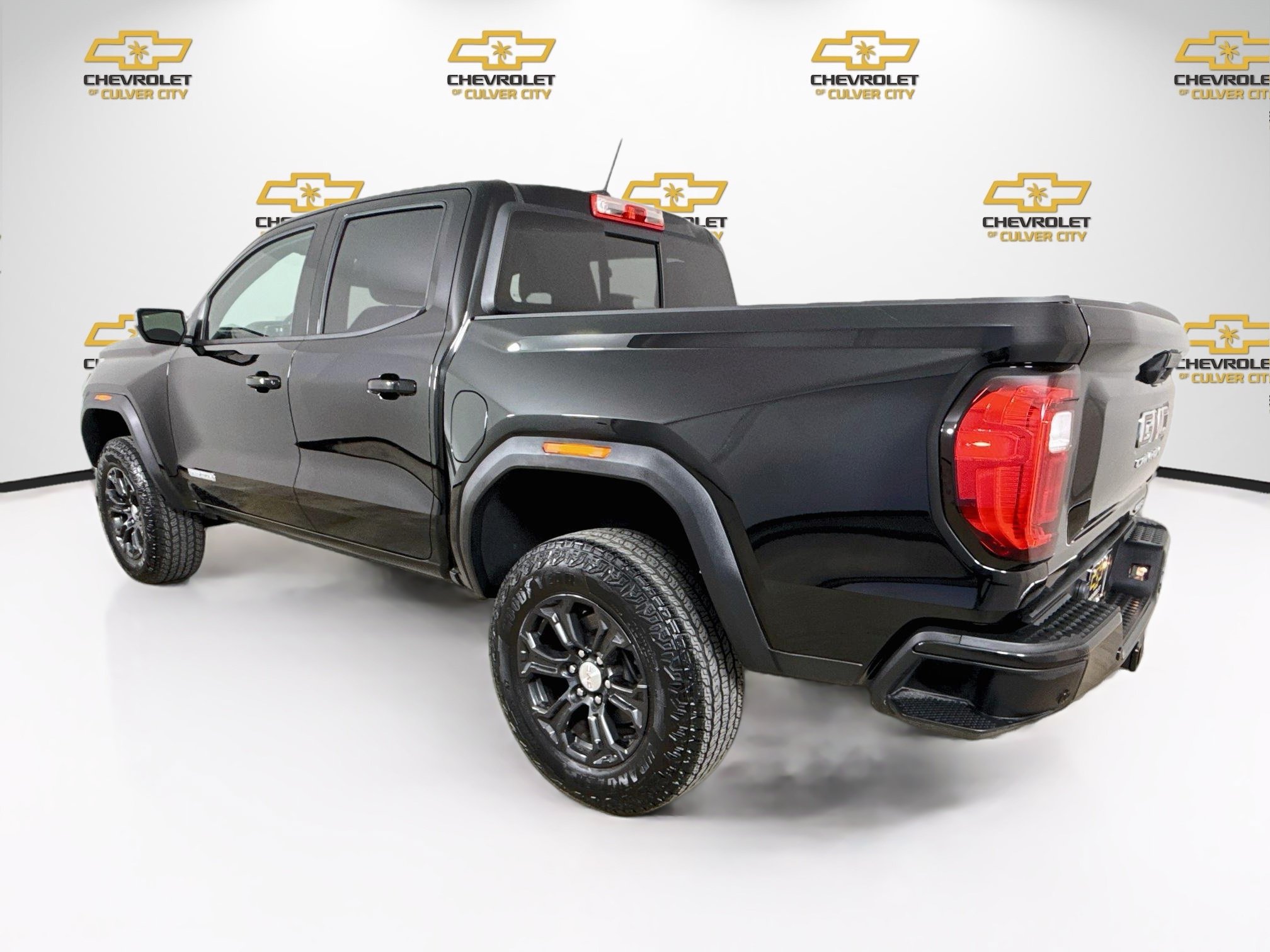 Used 2023 GMC Canyon Elevation w/ Elevation Premium Package RWD image 6