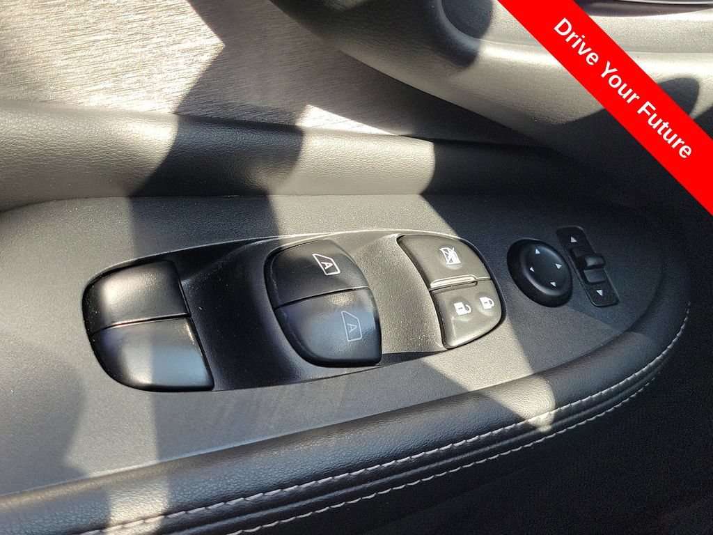 Used 2021 Nissan Murano SV FWD image 17