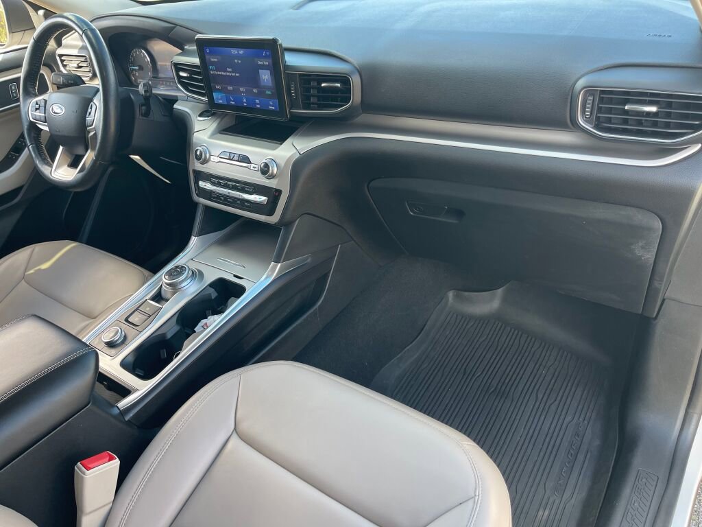 Used 2022 Ford Explorer XLT w/ Equipment Group 202A image 23