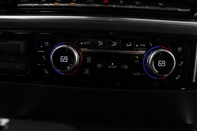 New 2026 GMC Sierra 1500 SLT w/ SLT Premium Plus Package AWD/4WD image 7