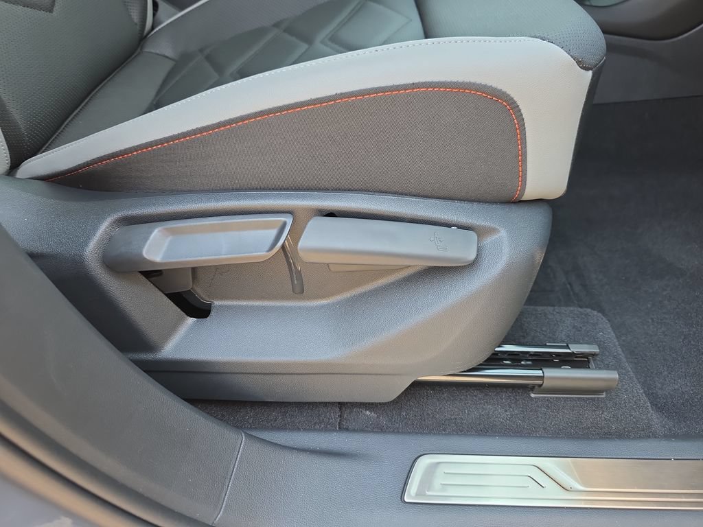 Used 2026 Volkswagen Atlas Peak Edition AWD/4WD image 34