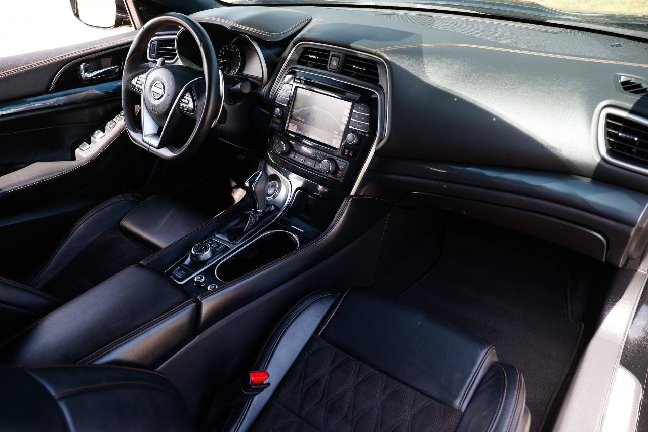 Used 2023 Nissan Maxima SR w/ Sport Mat Group FWD image 18